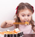 Можно ли детям есть суши и роллы?
